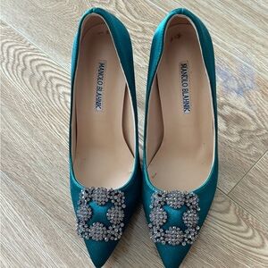 Manolo Blahnik Hangisi Satin High-Heel Pumps green size 37 6.5